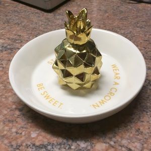 Pineapple jewelry holder